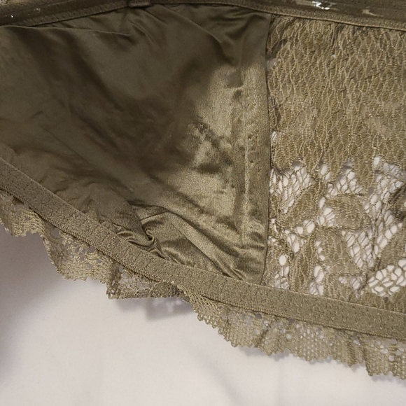 BUY 1 GET 1 FREE VICTORIA SECRET STRAPLESS BRA - Picture 8 of 11